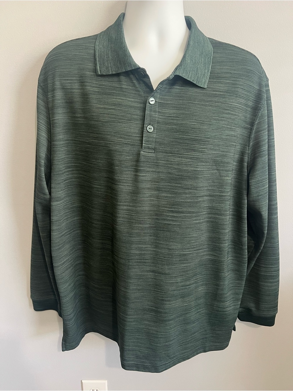Haggar Men's Size XL Green Long Sleeve Polo Shirt